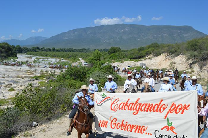 RamÃ³n EguÃ­a Navarro y el ayuntamiento, celebran con cabalgata aniversario de fundaciÃ³n de Jaumave